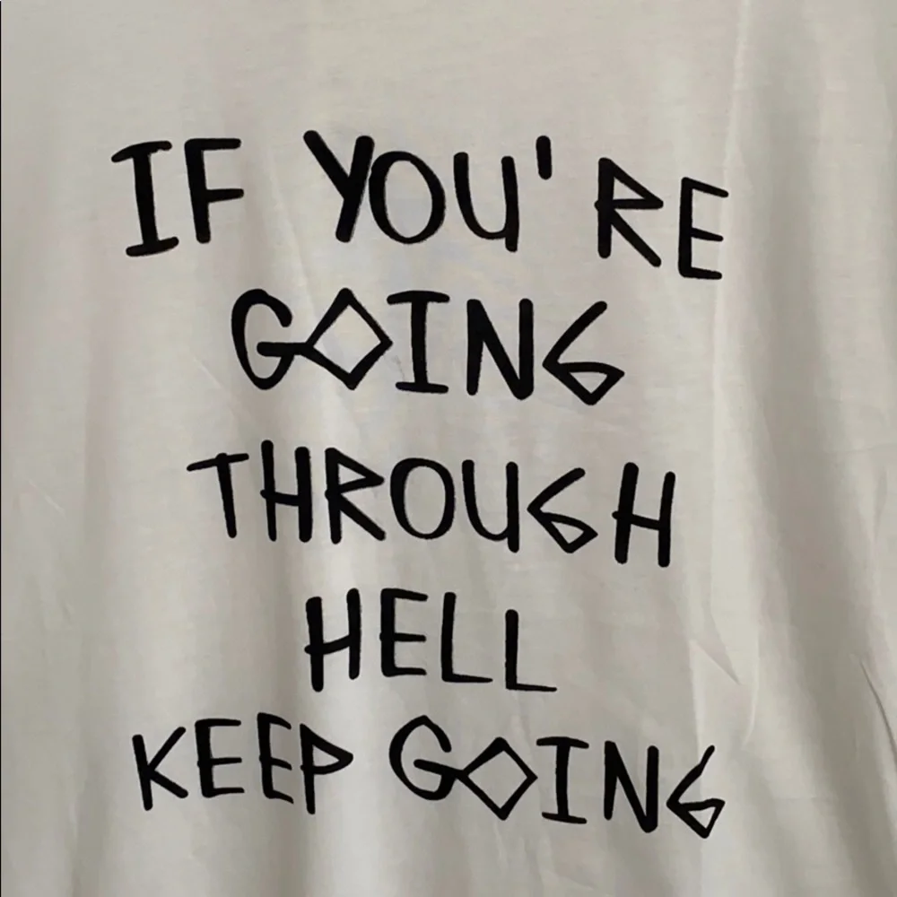 Huameilai Graphic Tee, Size‎ XL, NWT